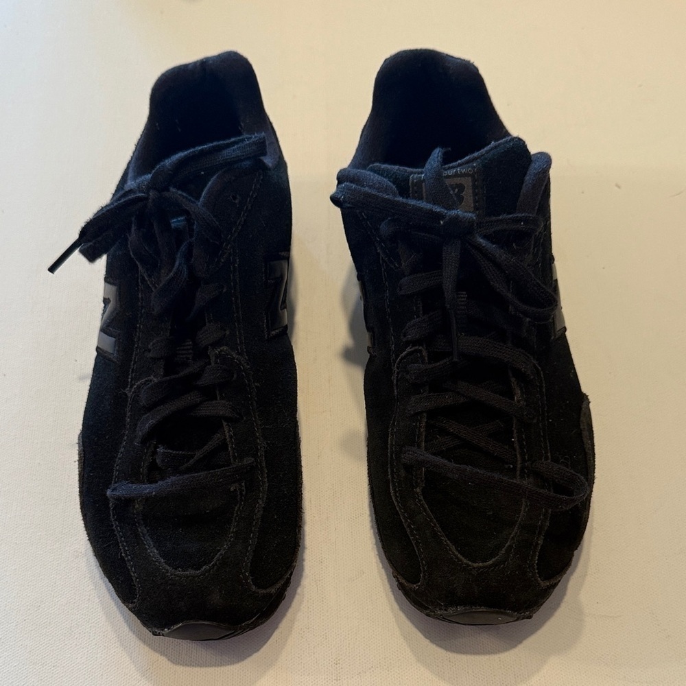 New Balance Women's Black Suede Sneakers